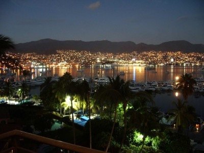 海外旅行が危険な国は？世界一治安の悪い都市ランキング2013年版acapulco-lights-up-at-night