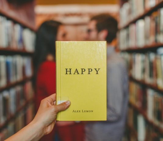 「幸せになる」という言葉が不幸の始まりだと、日本語を学ぶ外国人は言った。